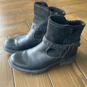 EARTH Women’s Artistic Onyx Boots - Size 9.5